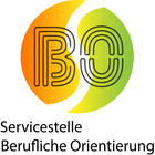 Logo mit Schriftzug Servicestelle Berufsorientierung, BO dahinter ein durchbrochener Kreis in gelb-orange und grün